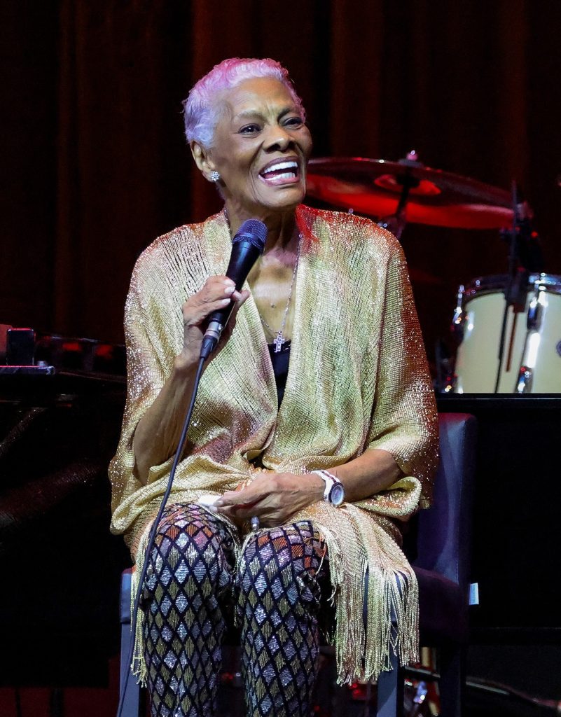 ‘Aquarelas’ de Ary Barroso e Tom Jobim colorem com a bossa brasileira o show de Dionne Warwick no Rio de Janeiro
