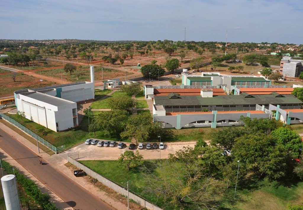 UFNT abre seleção para professor substituto com salário de até R$ 8,3 mil; Veja vagas